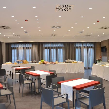 Hotel Forum Baranzate Esterno foto