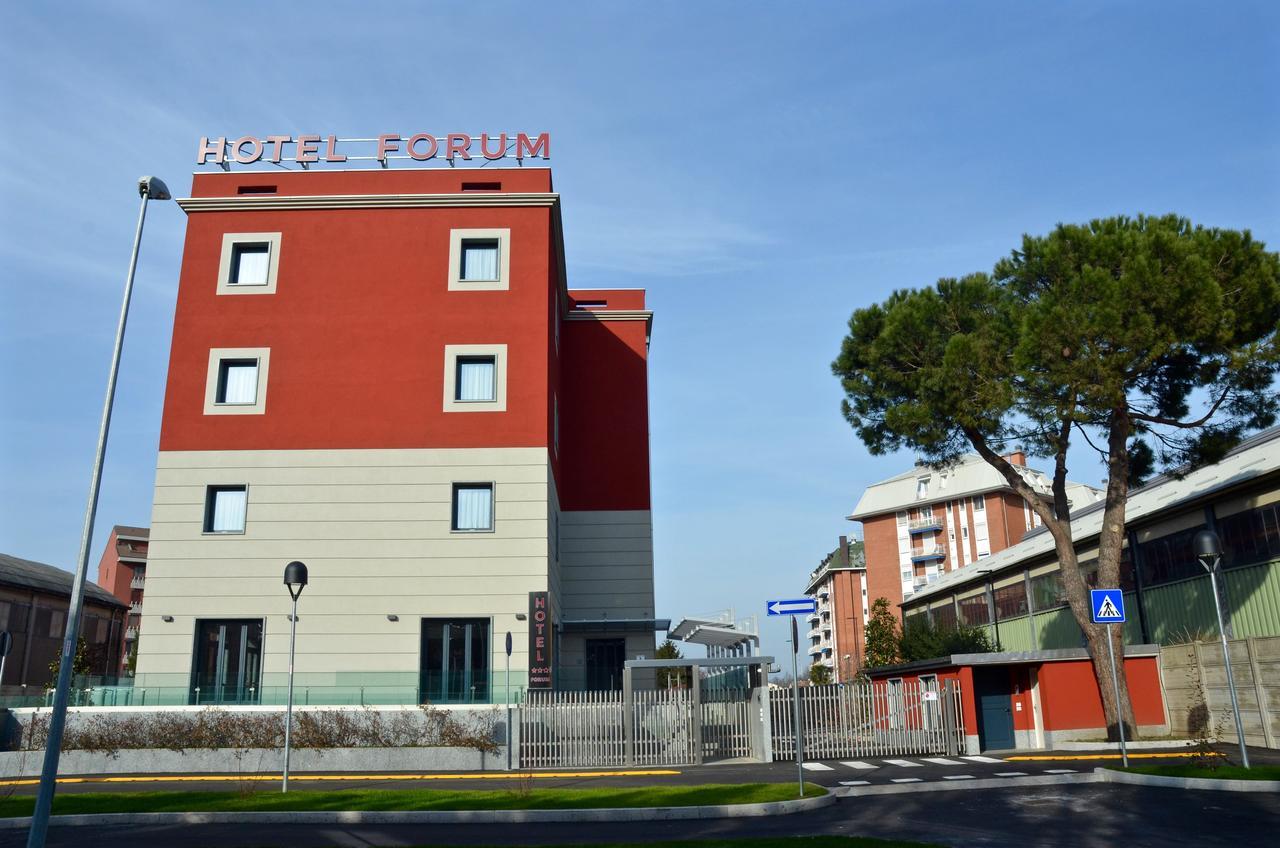 Hotel Forum Baranzate Esterno foto