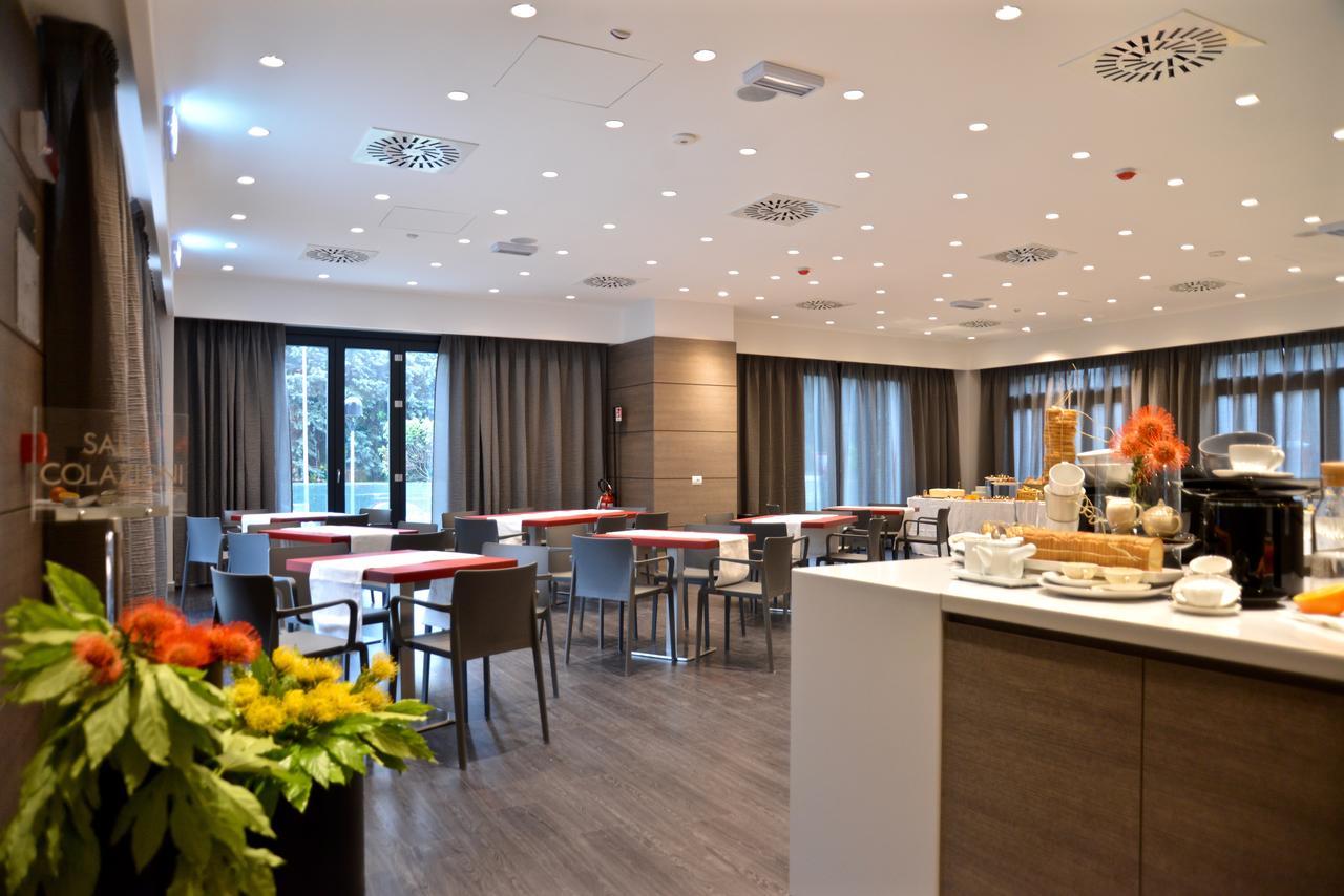 Hotel Forum Baranzate Esterno foto